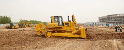 Бульдозер SEM 816D